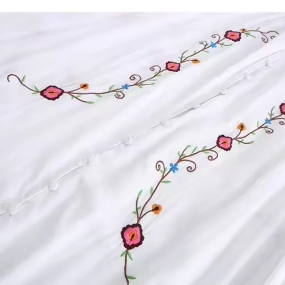 Chic White Floral Embroidered Long Sleeve Dress - Picture 10 of 15